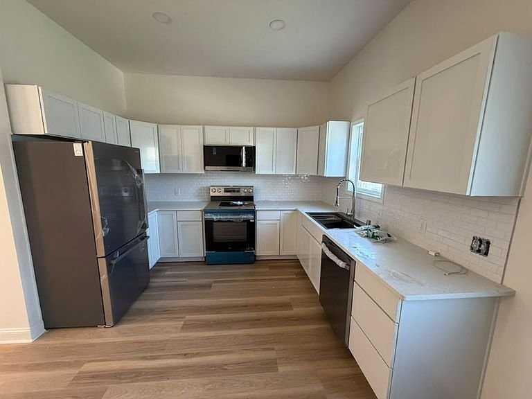 428 N Walcott St - Photo 2 of 11