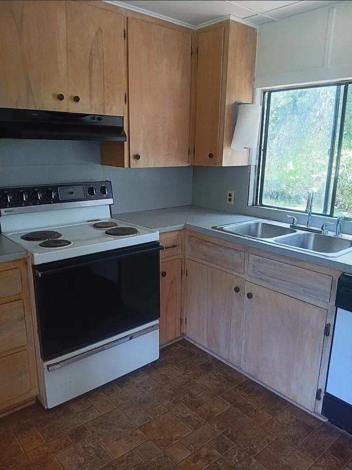 251 Valley View St - Photo 4 of 12