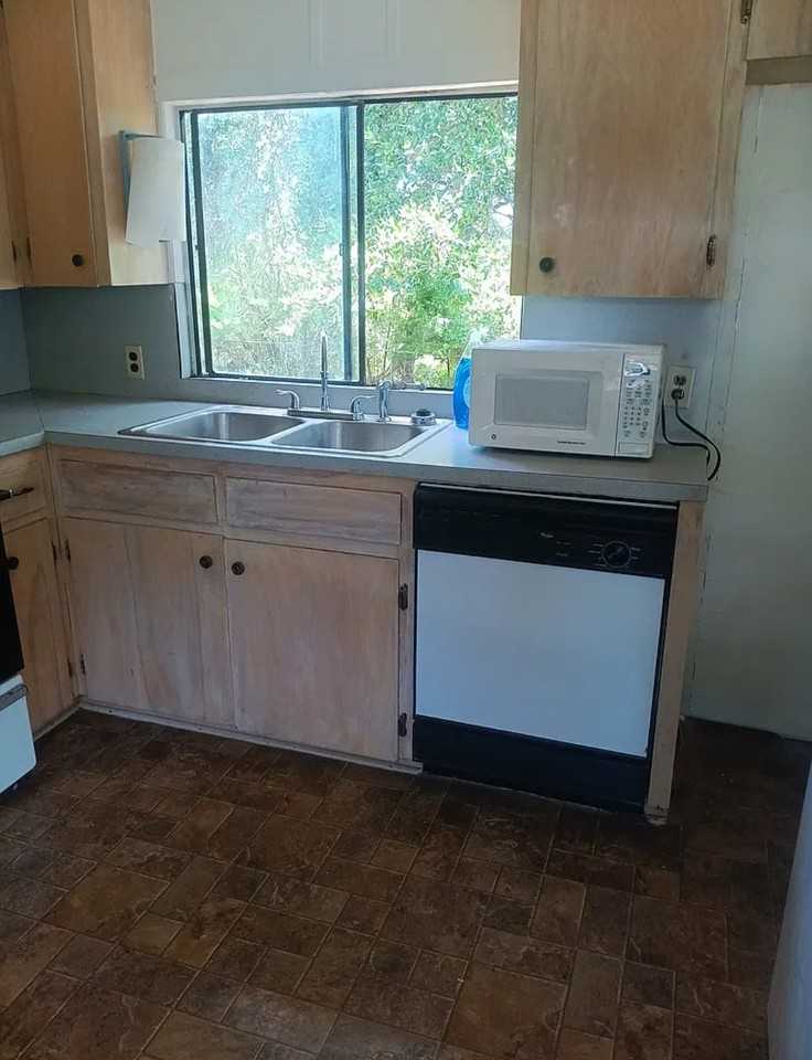 251 Valley View St - Photo 6 of 12
