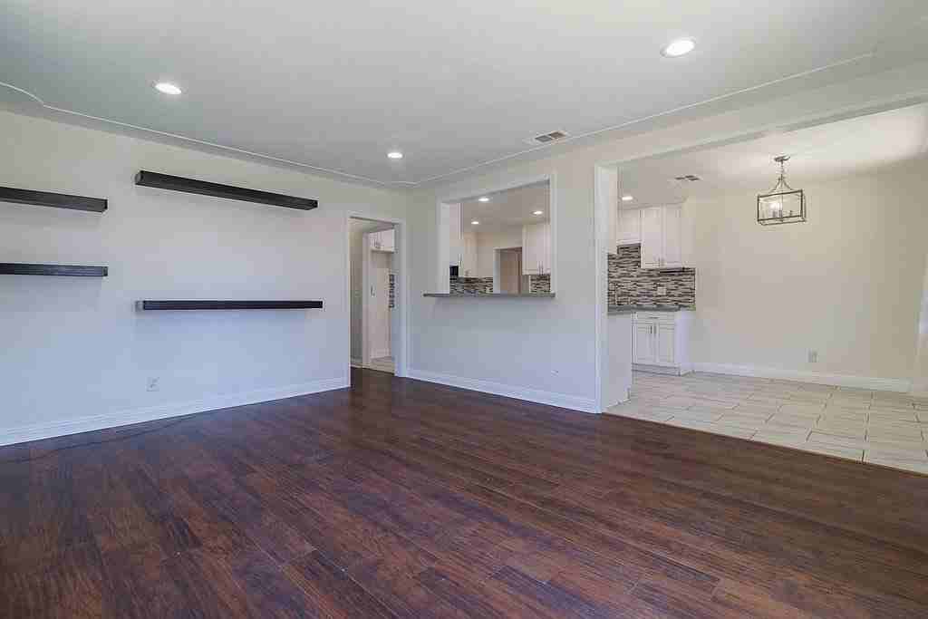268 E 45th St - Photo 3 of 20