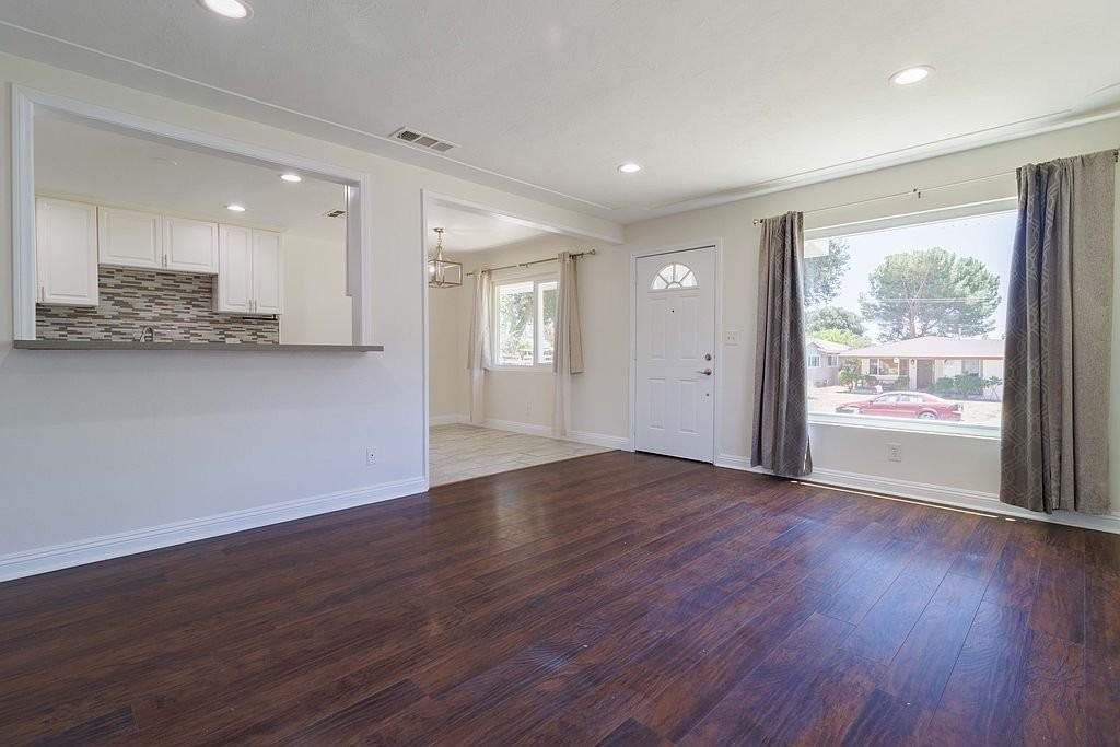 268 E 45th St - Photo 5 of 20