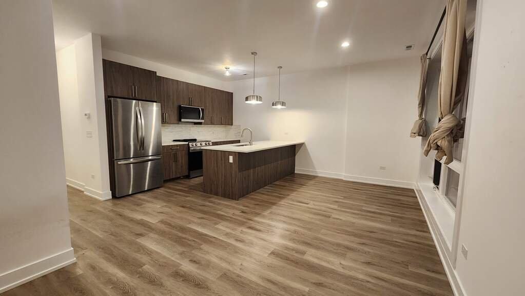 3948 S Indiana Ave #2 - Photo 3 of 7