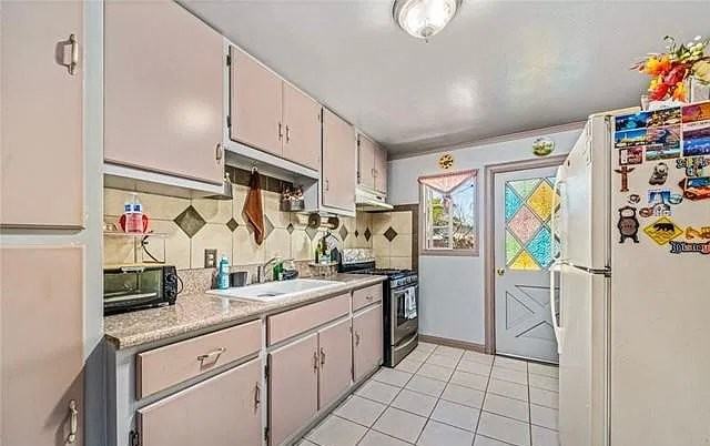 5537 N Gareloch Ave - Photo 4 of 8