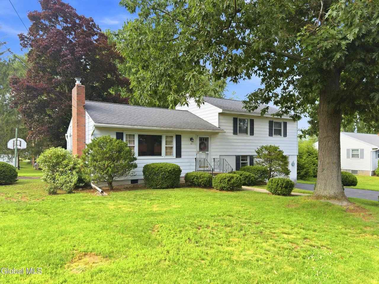 22 Homestead Dr - Photo 2 of 20