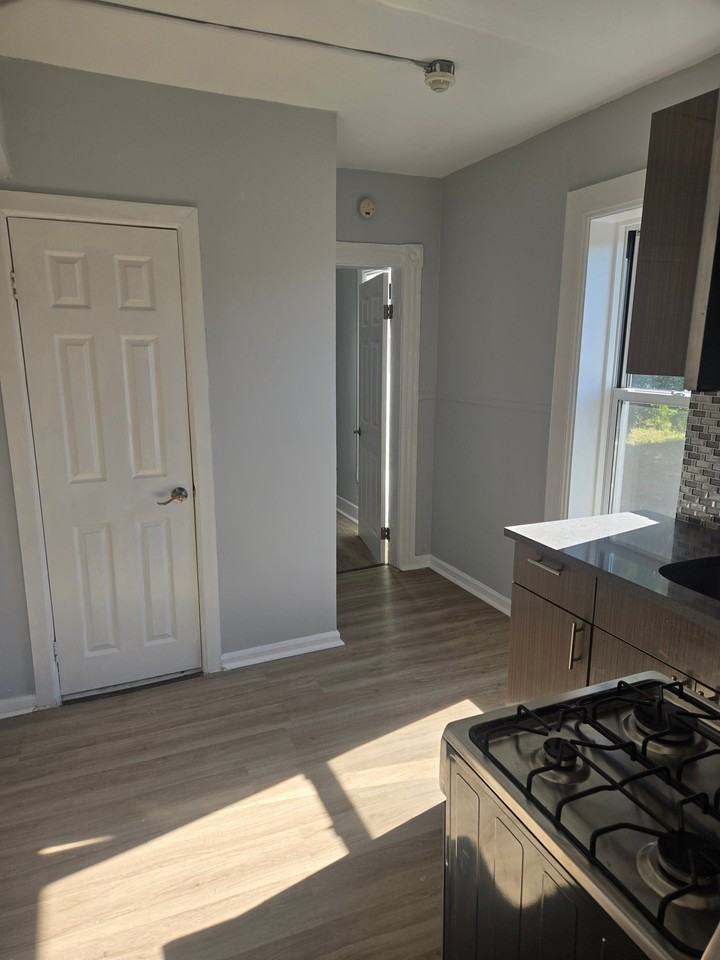 780 Hallett St #7 - Photo 2 of 7