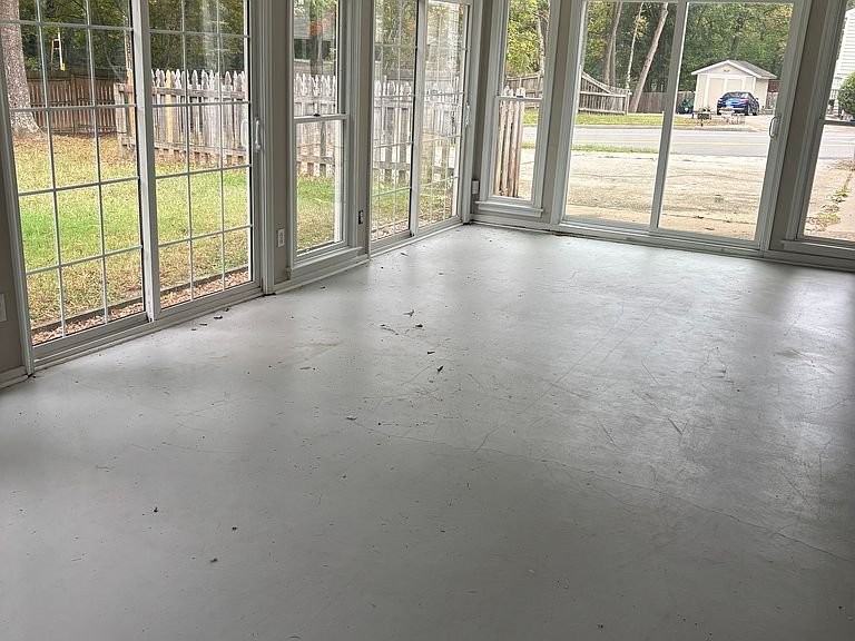10300 Meadbrook Pl - Photo 5 of 12