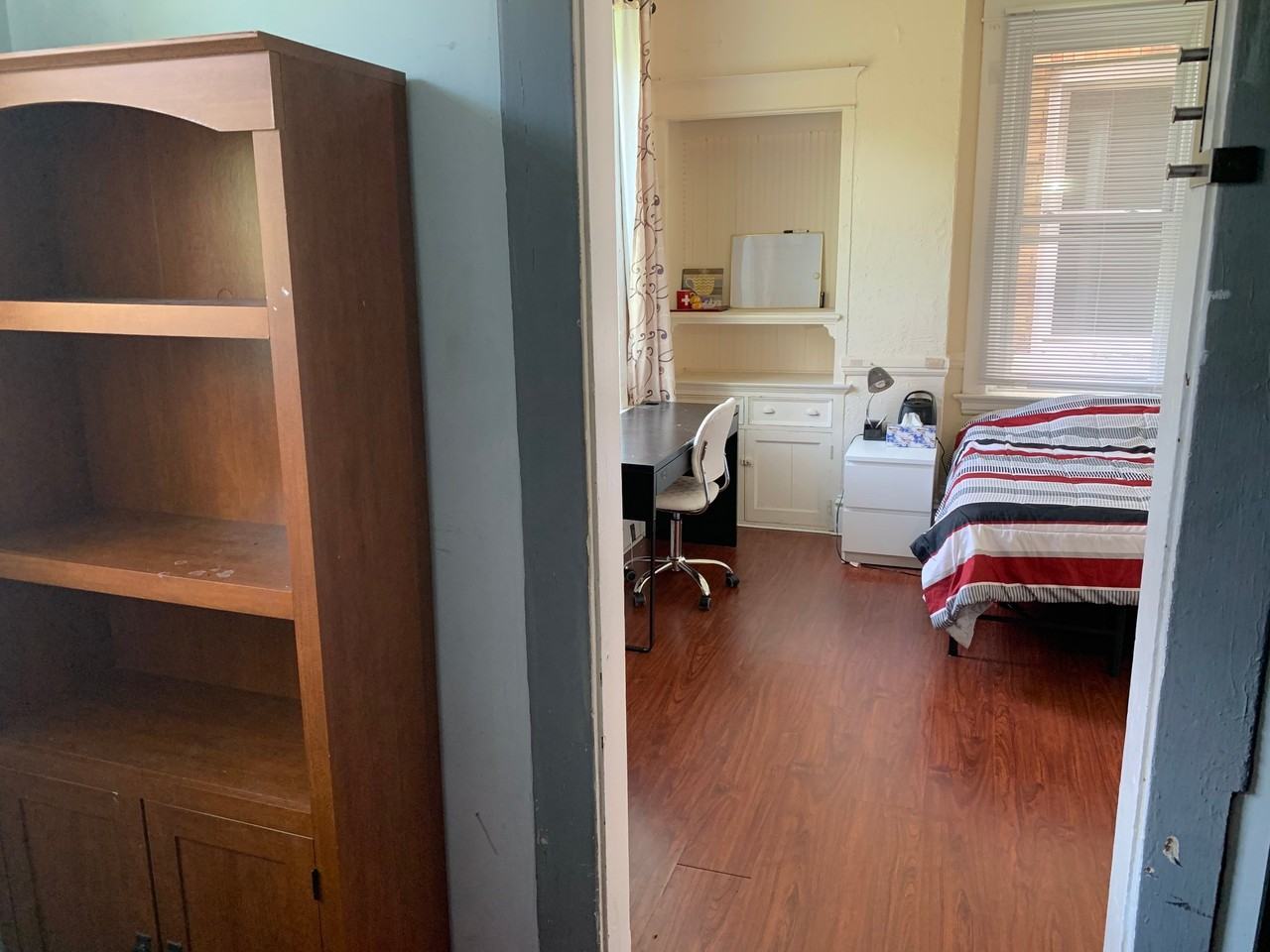746 Broughton St #1B - Photo 6 of 9