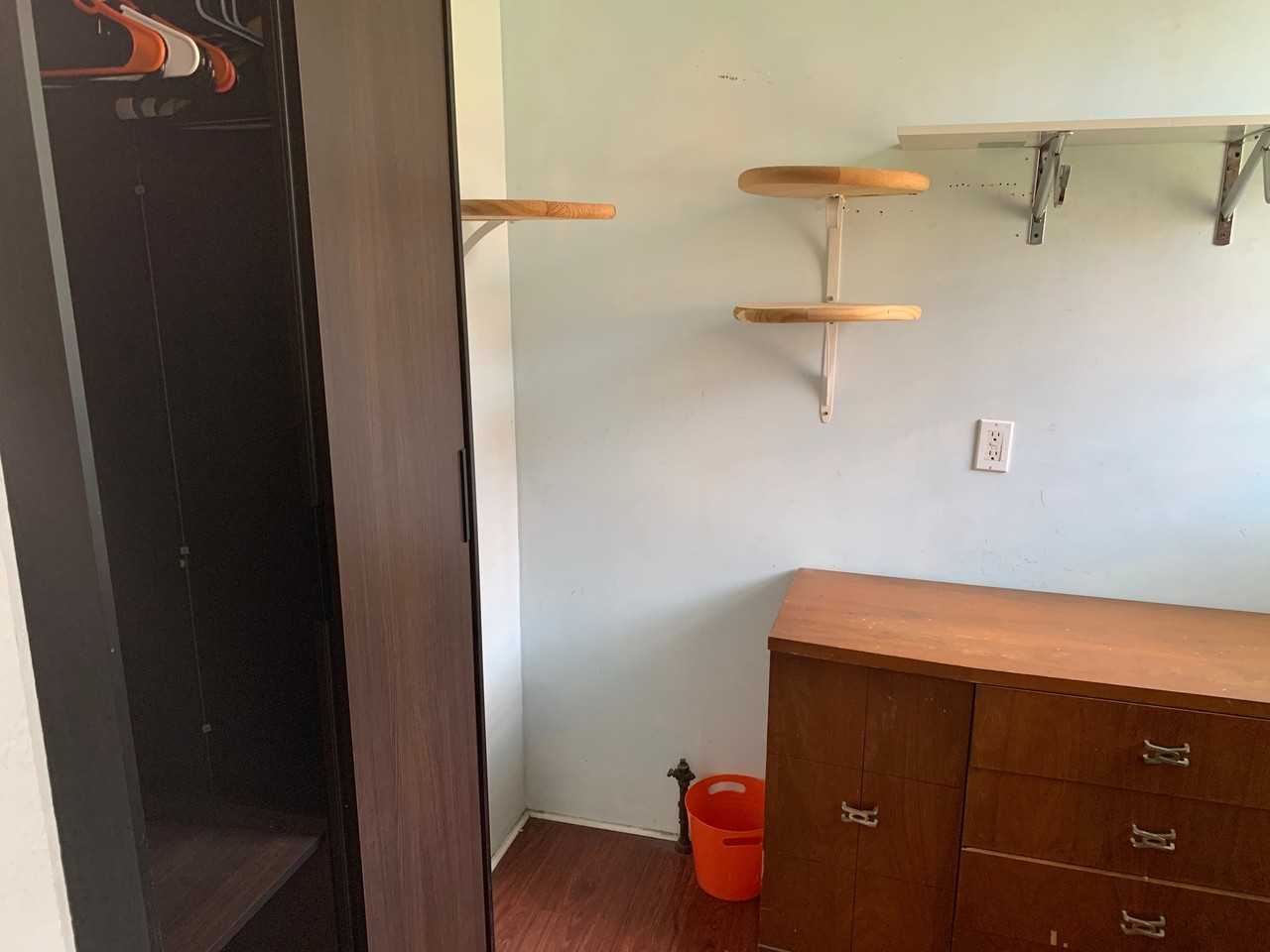 746 Broughton St #1B - Photo 7 of 9