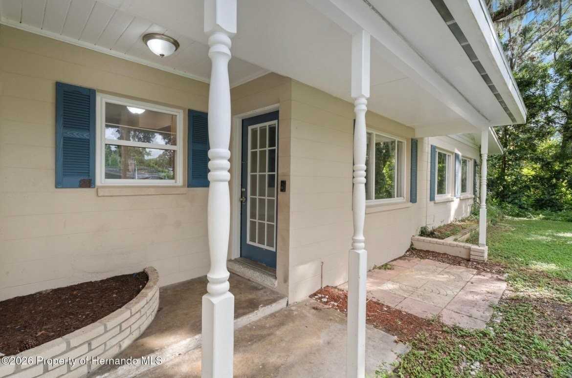 310 Longwood Dr - Photo 2 of 20