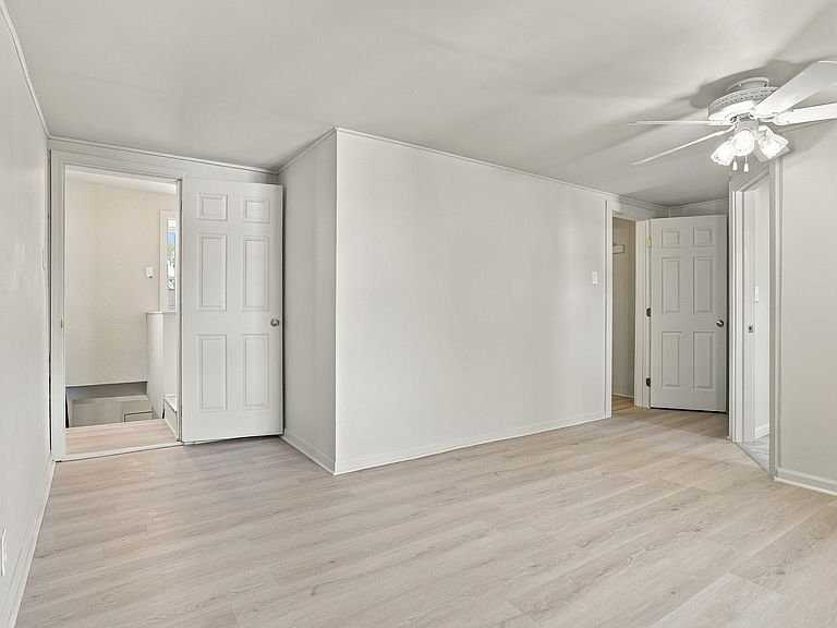 249 Homestead St - Photo 4 of 13