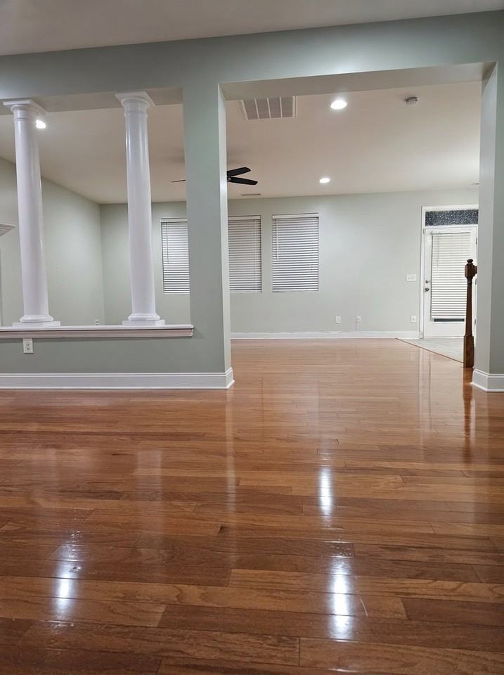 107 Deer Isle Ct - Photo 3 of 20