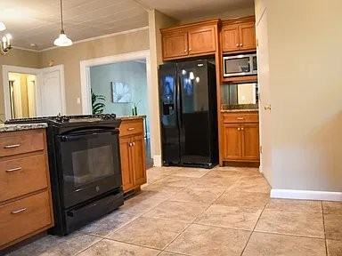 1104 Englewood Ave - Photo 5 of 5