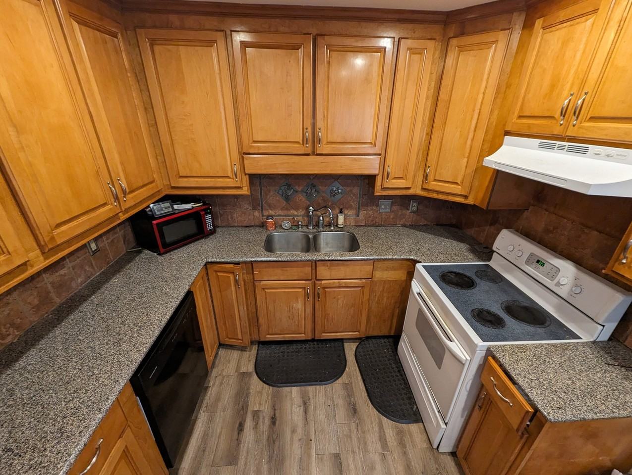 302 W Fredericks St - Photo 3 of 12