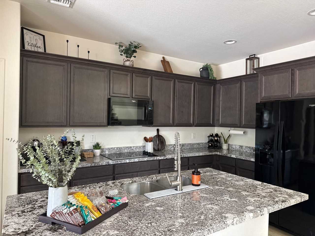 15835 W Banff Ln - Photo 4 of 4