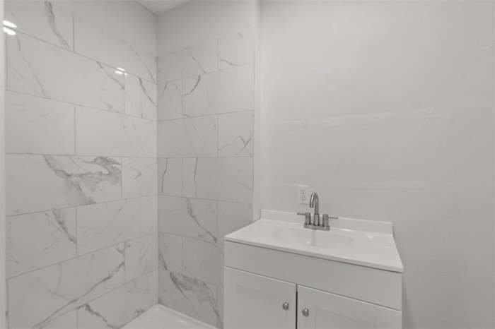711 Hilltop Dr - Photo 7 of 19