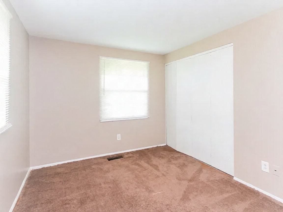 2035 Overlook Ct - Photo 3 of 5