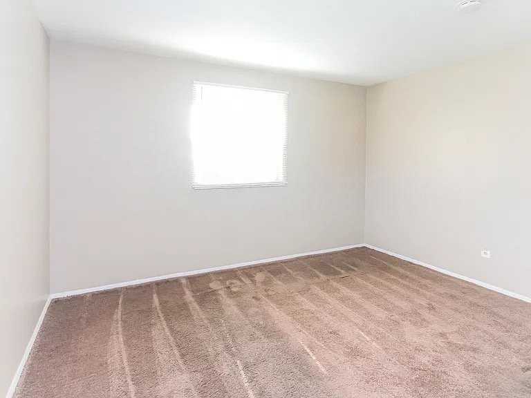 2035 Overlook Ct - Photo 4 of 5