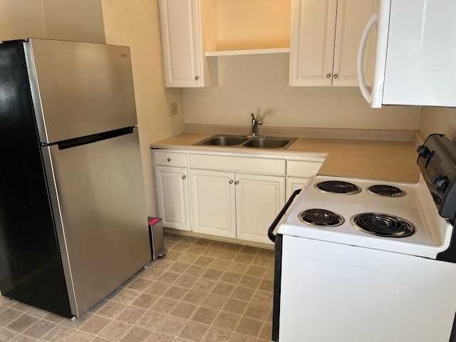 653 E 9th St #14 - Photo 3 of 8
