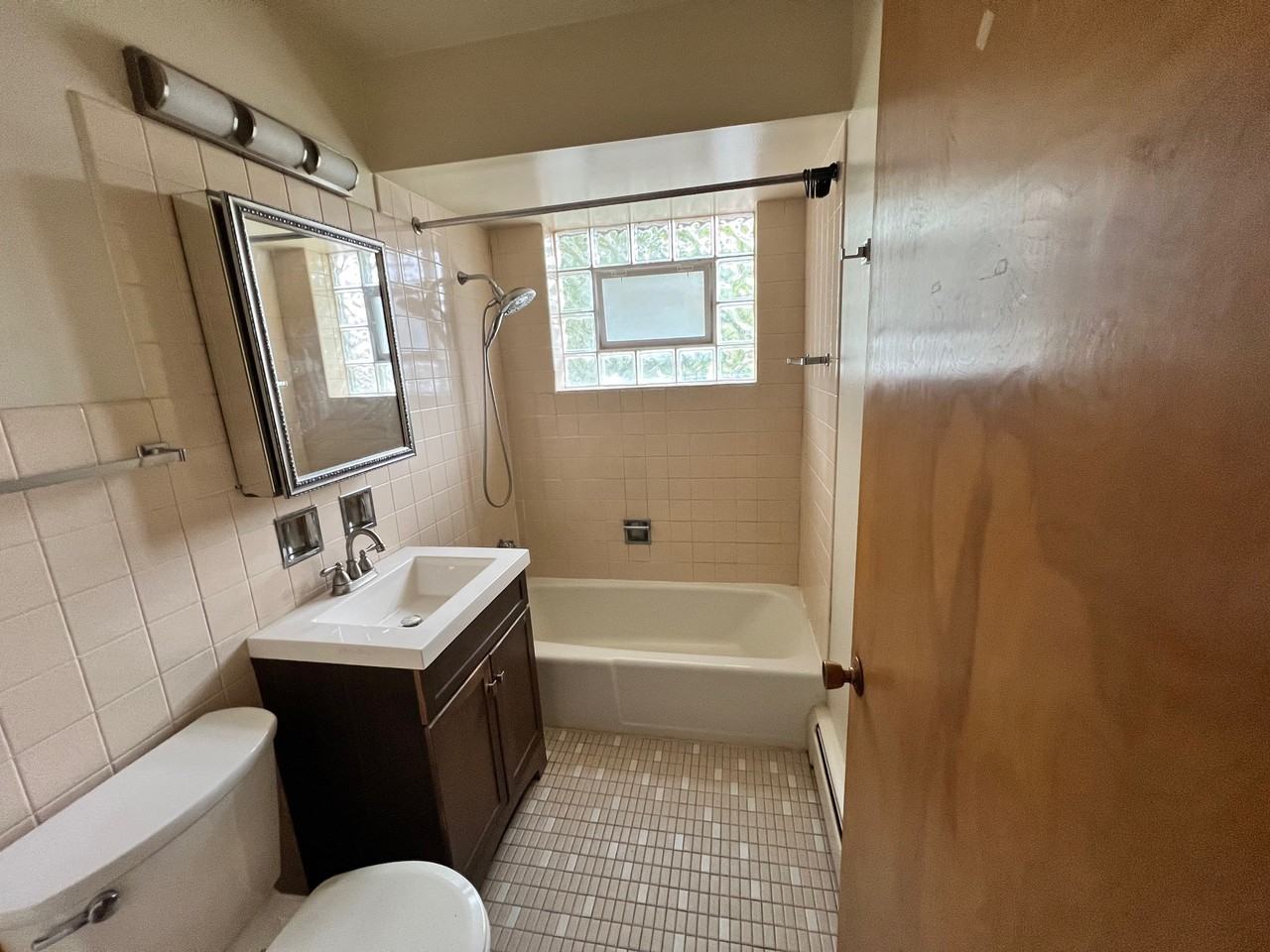 9253 S State St #2N - Photo 5 of 6