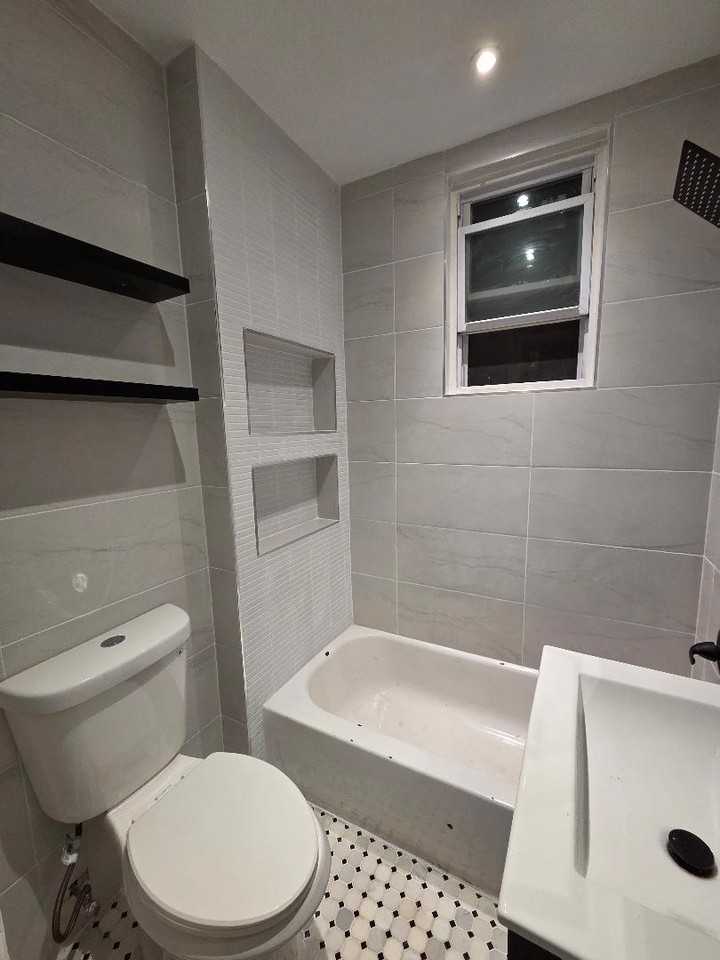 36 S 15th Ave #1 - Photo 2 of 4