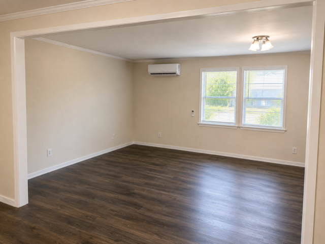 2413 Mcfarland St 4br 2ba #NA - Photo 5 of 9