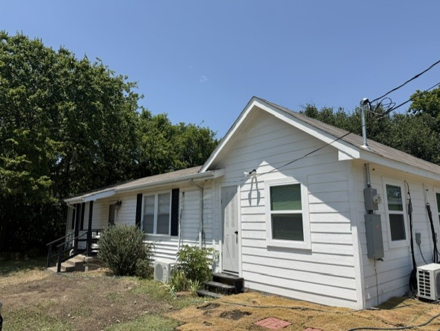 2413 Mcfarland St 4br 2ba #NA - Photo 7 of 9