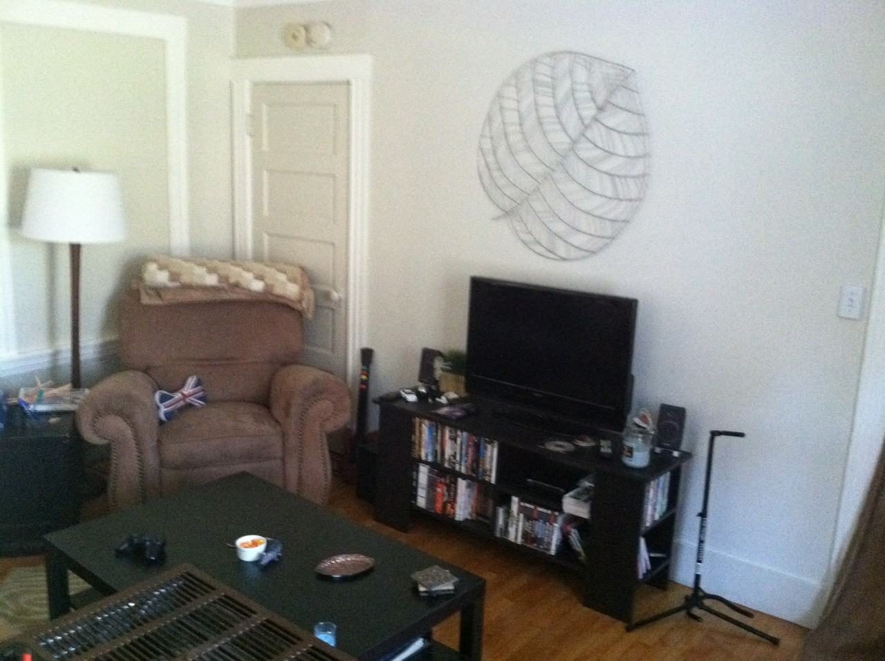 112 Main St #B - Photo 6 of 9
