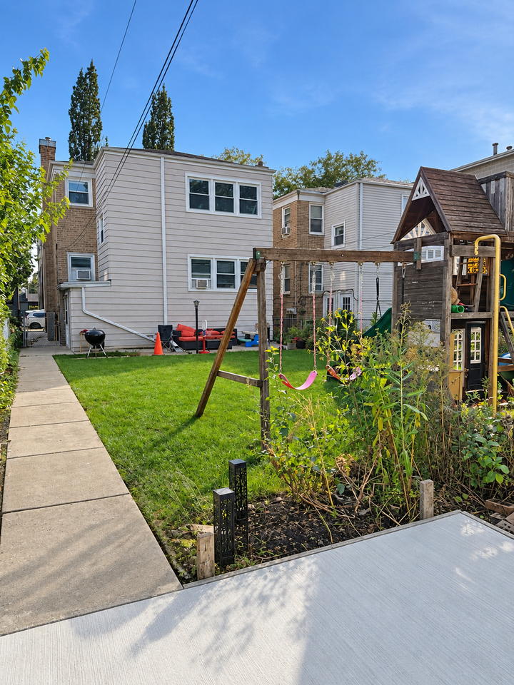 5670 W Higgins Ave #2 - Photo 3 of 5