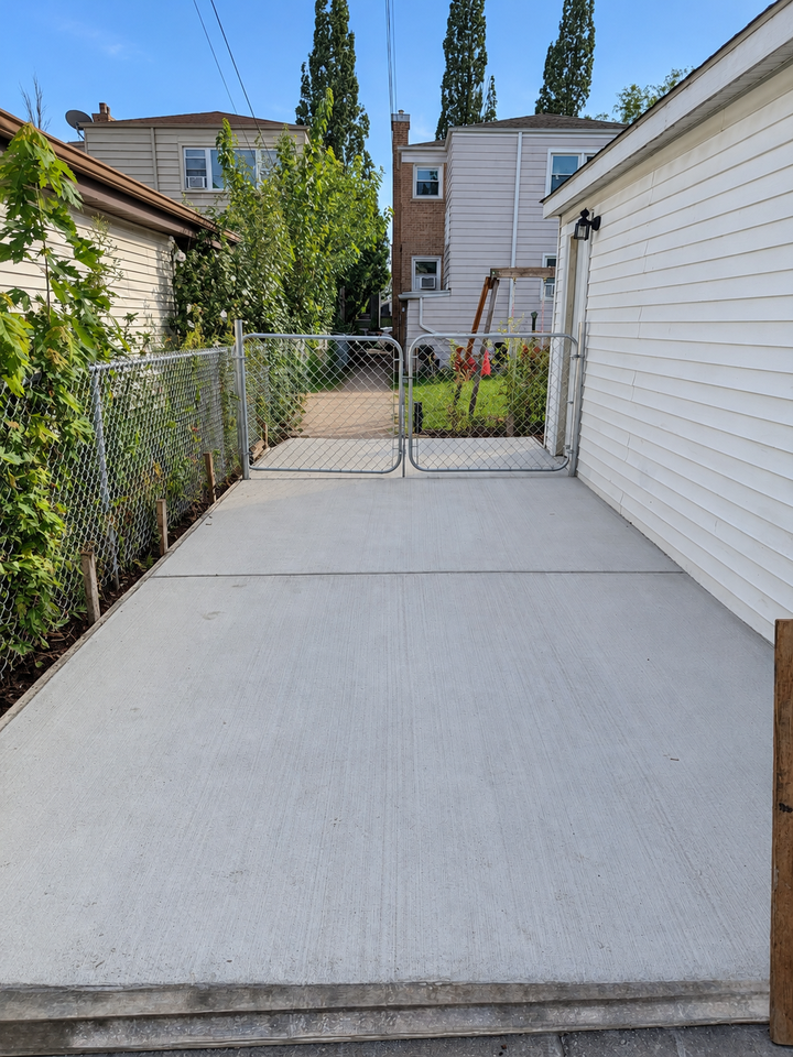 5670 W Higgins Ave #2 - Photo 5 of 5