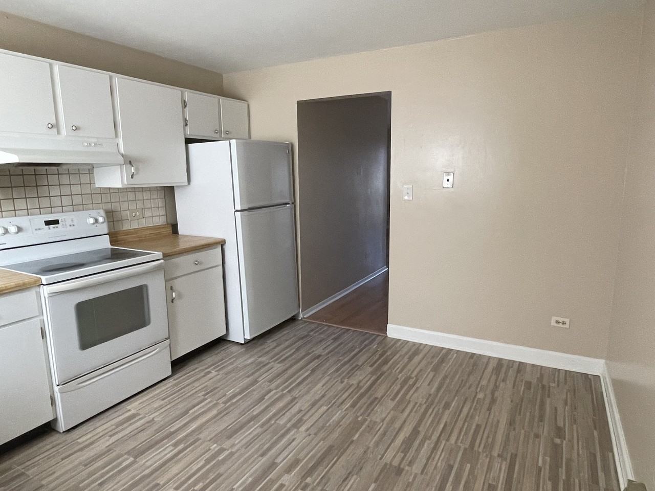 2217 Nichols Road #D - Photo 3 of 10