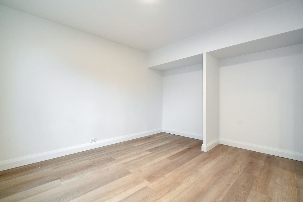 2707 Yonge St