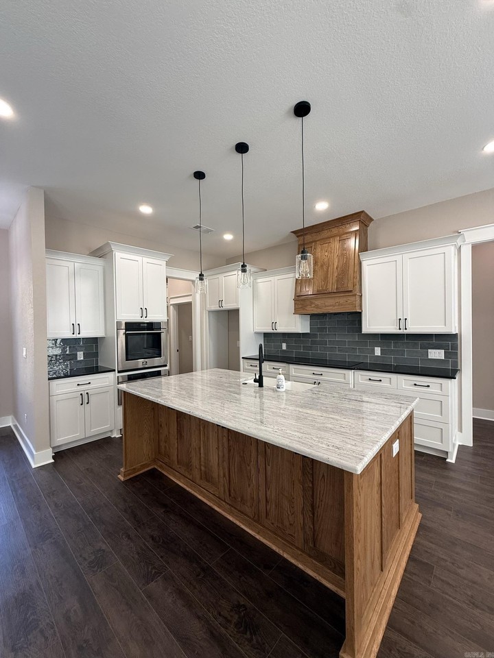 213 Fox Chase Cir - Photo 2 of 18
