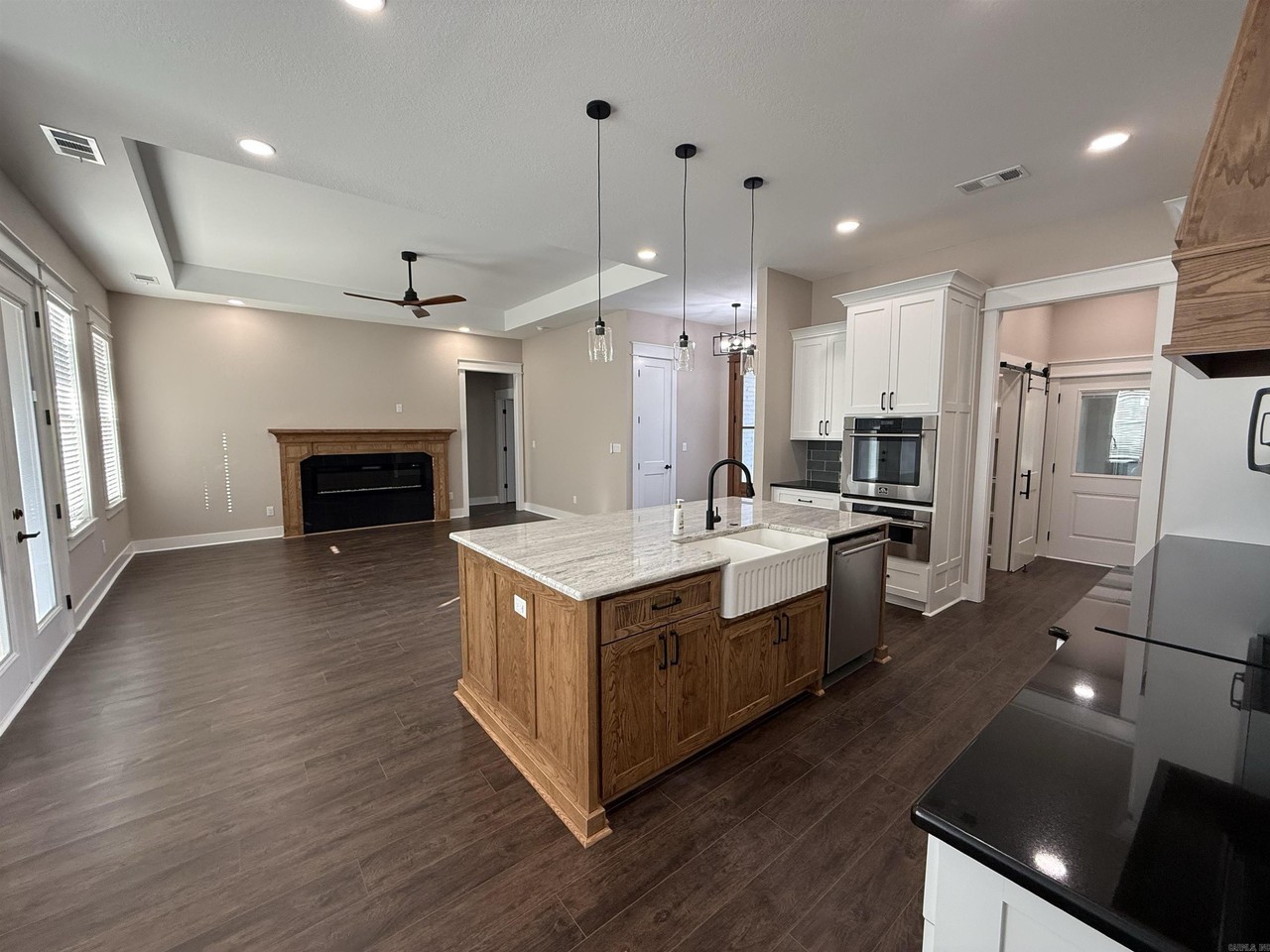 213 Fox Chase Cir - Photo 3 of 18