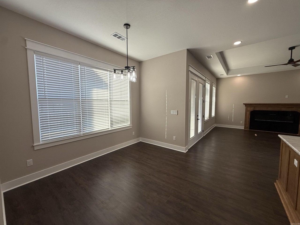 213 Fox Chase Cir - Photo 4 of 18