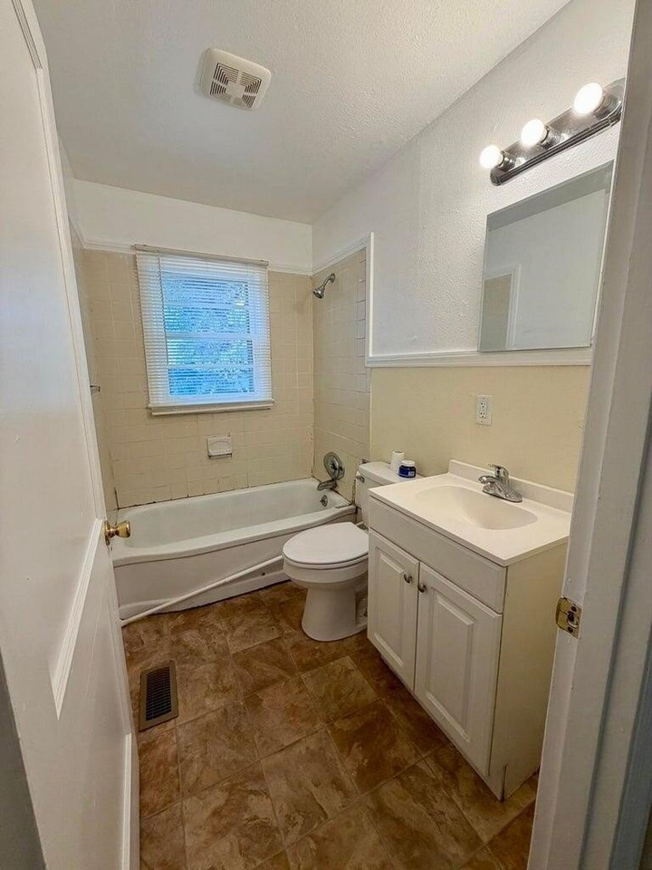 506 Hargraves Ave #A - Photo 7 of 16