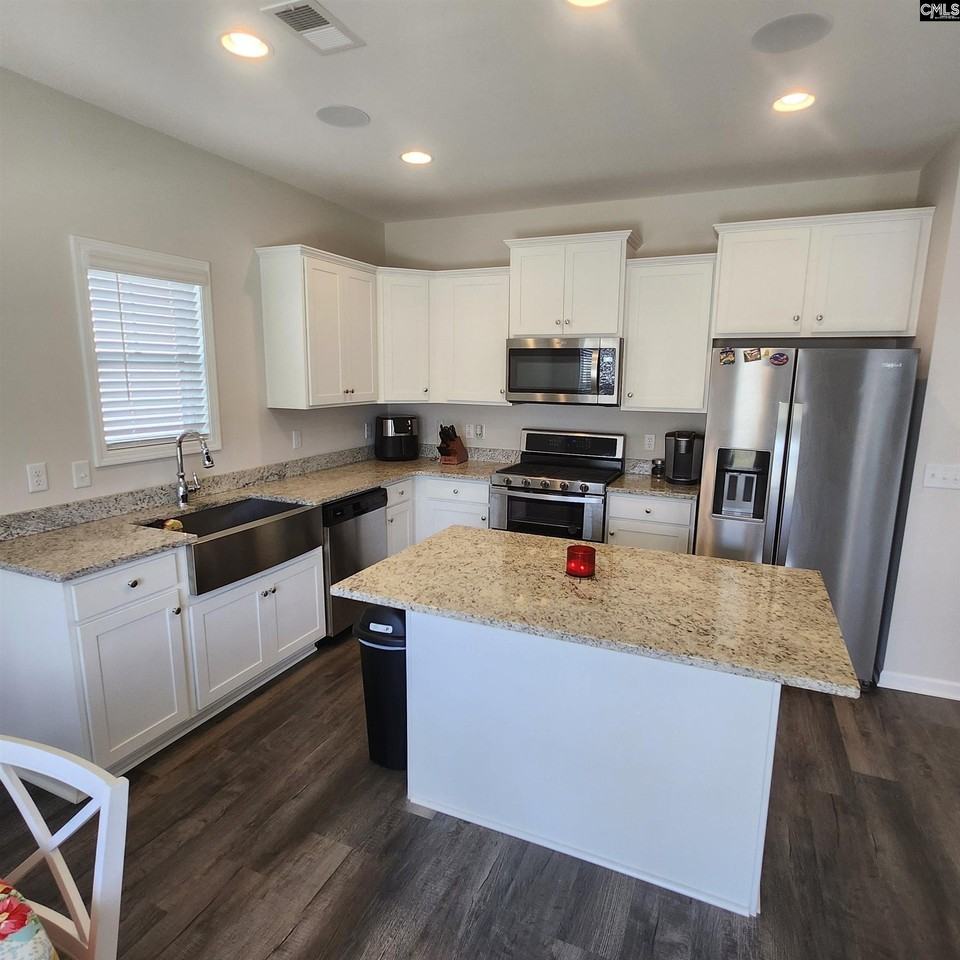 250 Honey Hill Way - Photo 4 of 29