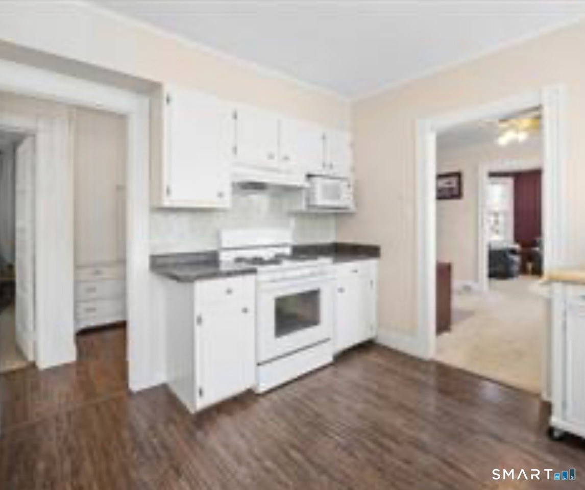 72 W Broad St #1 - Photo 6 of 9