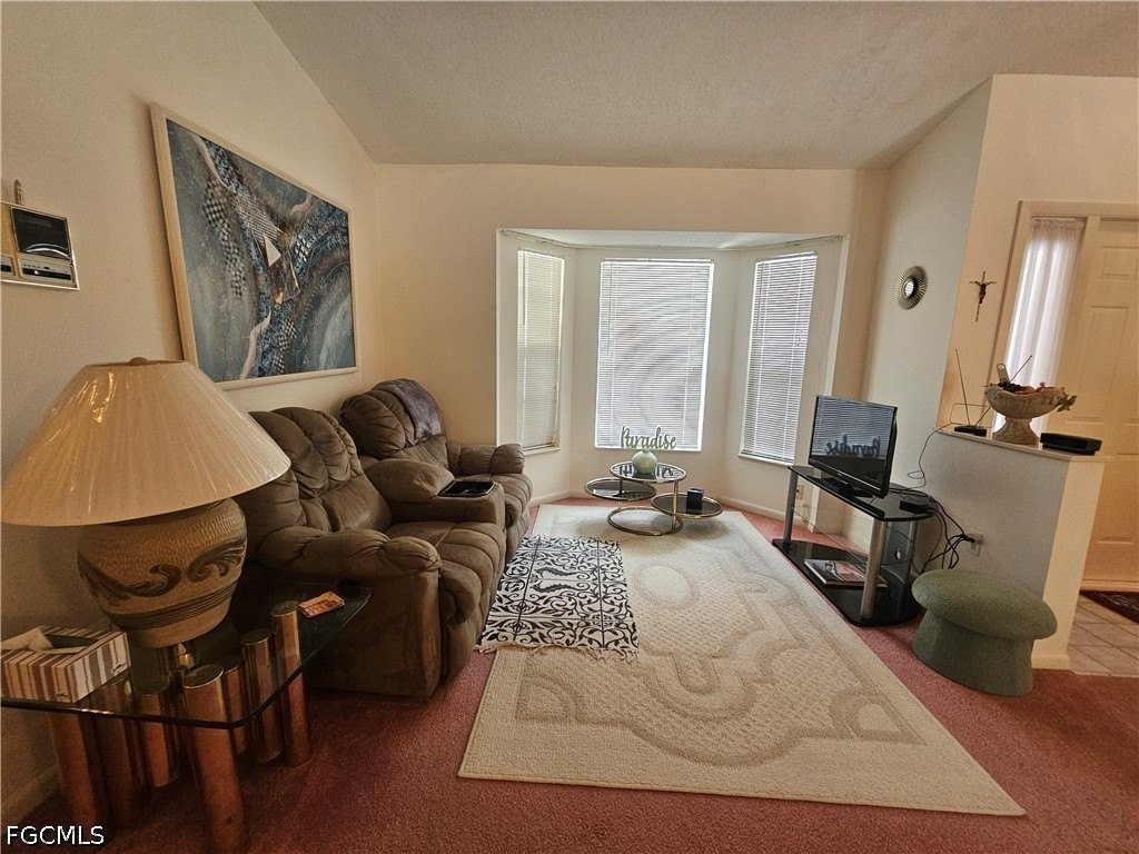 815 Mcarthur Ave - Photo 5 of 23