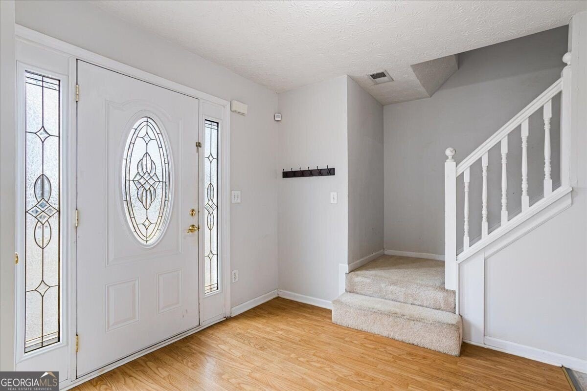 825 Karie Dr - Photo 4 of 34