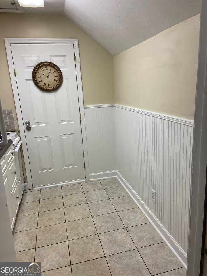3069 Colonial Way - Photo 6 of 19