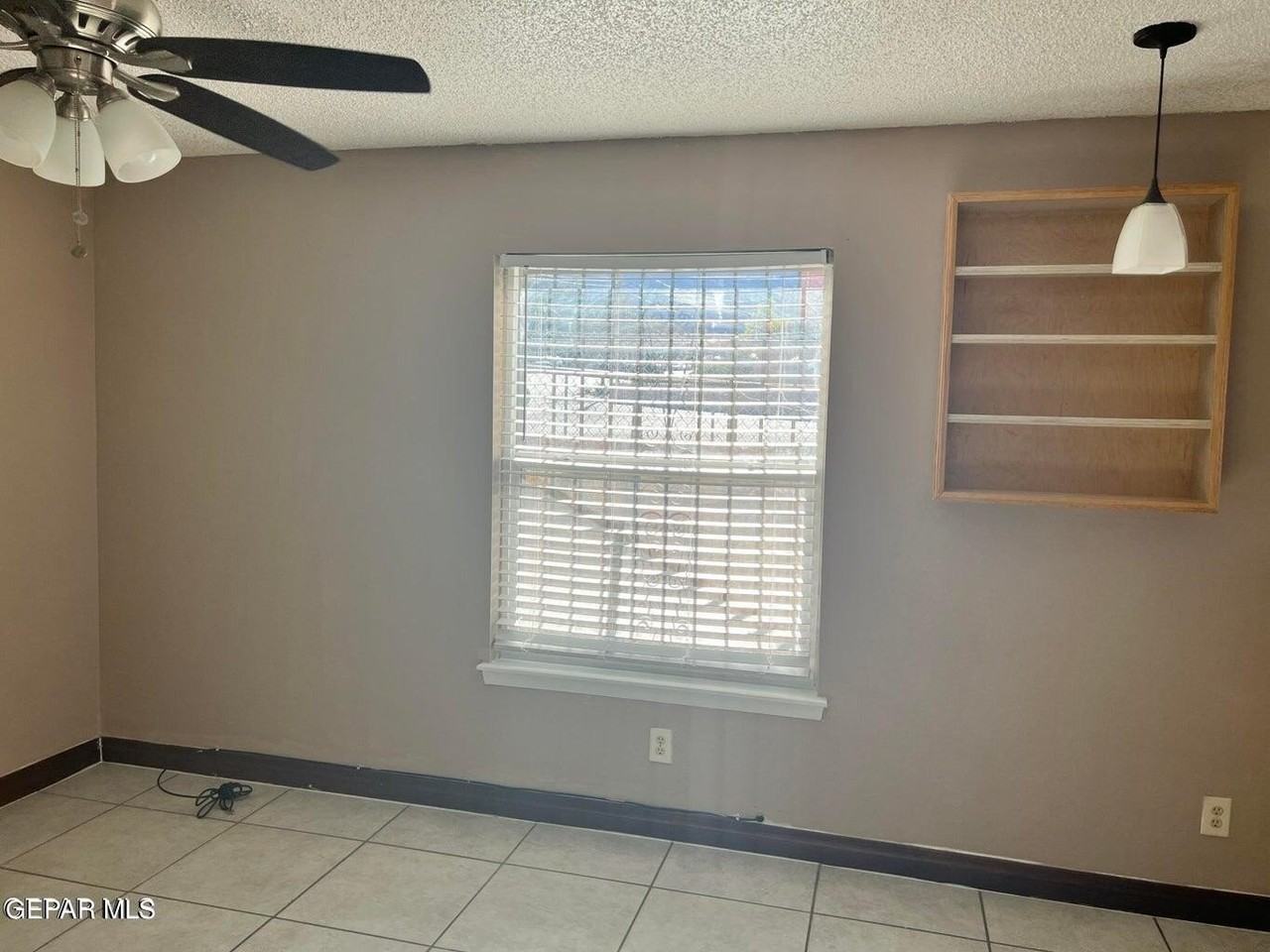 4555 Sun Valley Dr #A - Photo 7 of 17