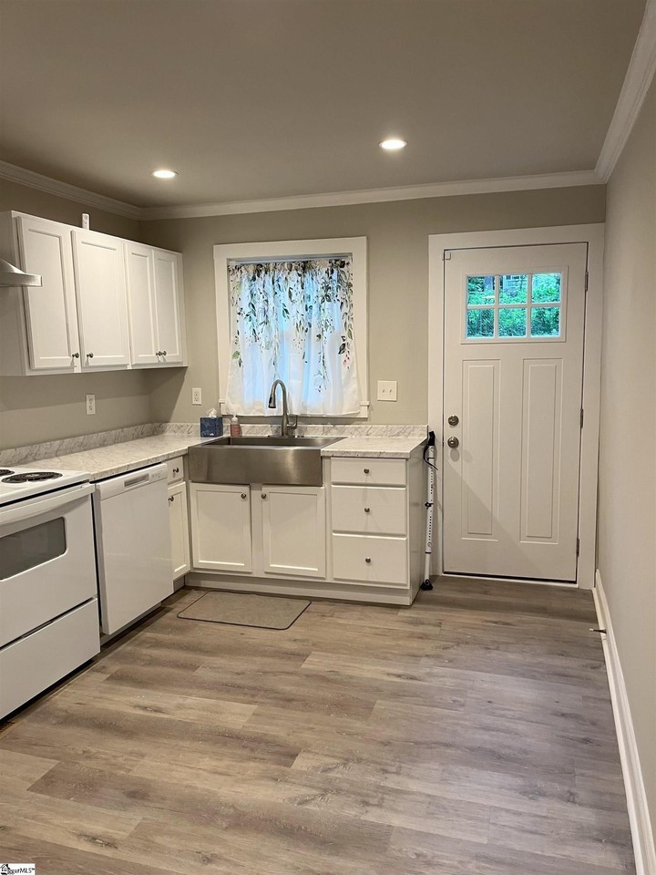 261 Cowan Ct - Photo 7 of 21