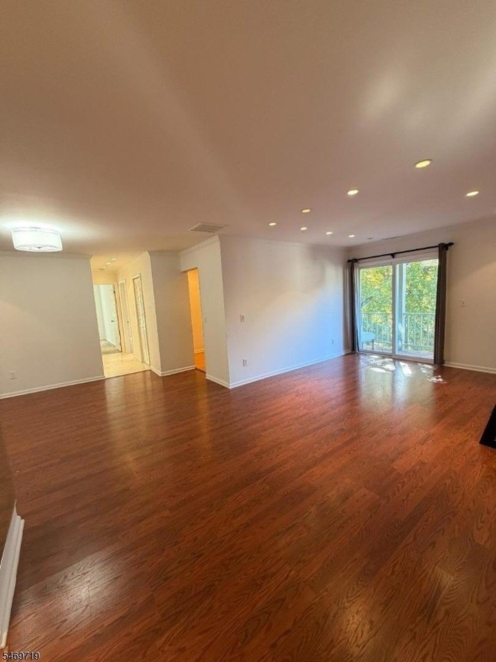 44 Jamestown Rd - Photo 3 of 45