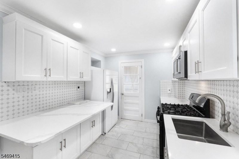 109 Allen St - Photo 3 of 7