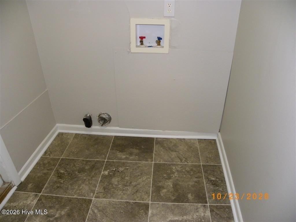 2501 Dewsbury Ct - Photo 7 of 13