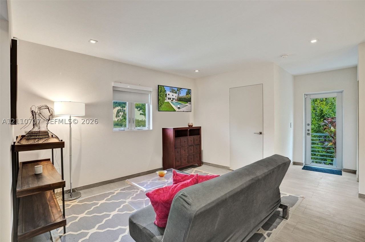 3151 Sheridan Ave #2 - Photo 6 of 20