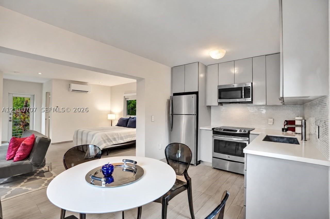 3151 Sheridan Ave #2 - Photo 7 of 20