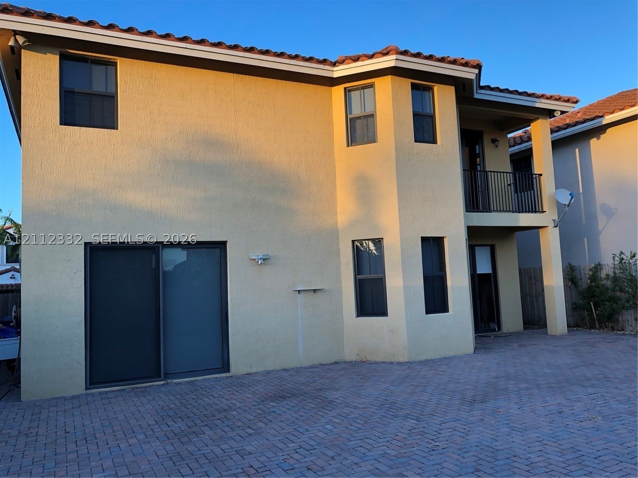 9764 Nw 10th Ter - Photo 3 of 14