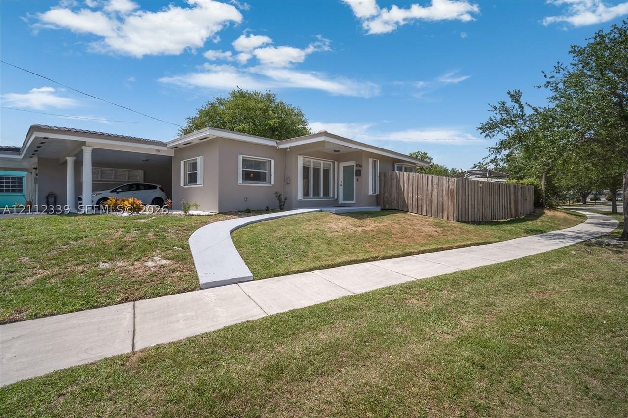 8901 Sw 149th Ter - Photo 4 of 22
