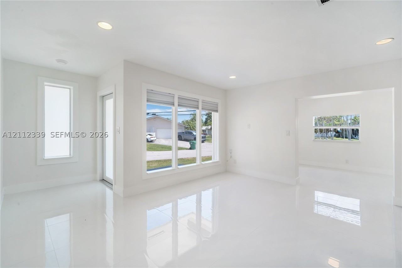 8901 Sw 149th Ter - Photo 5 of 22